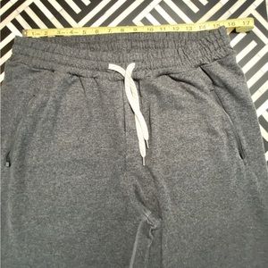 Men’s Charcoal Heather Vuori Ponto Performance Jogger size XL